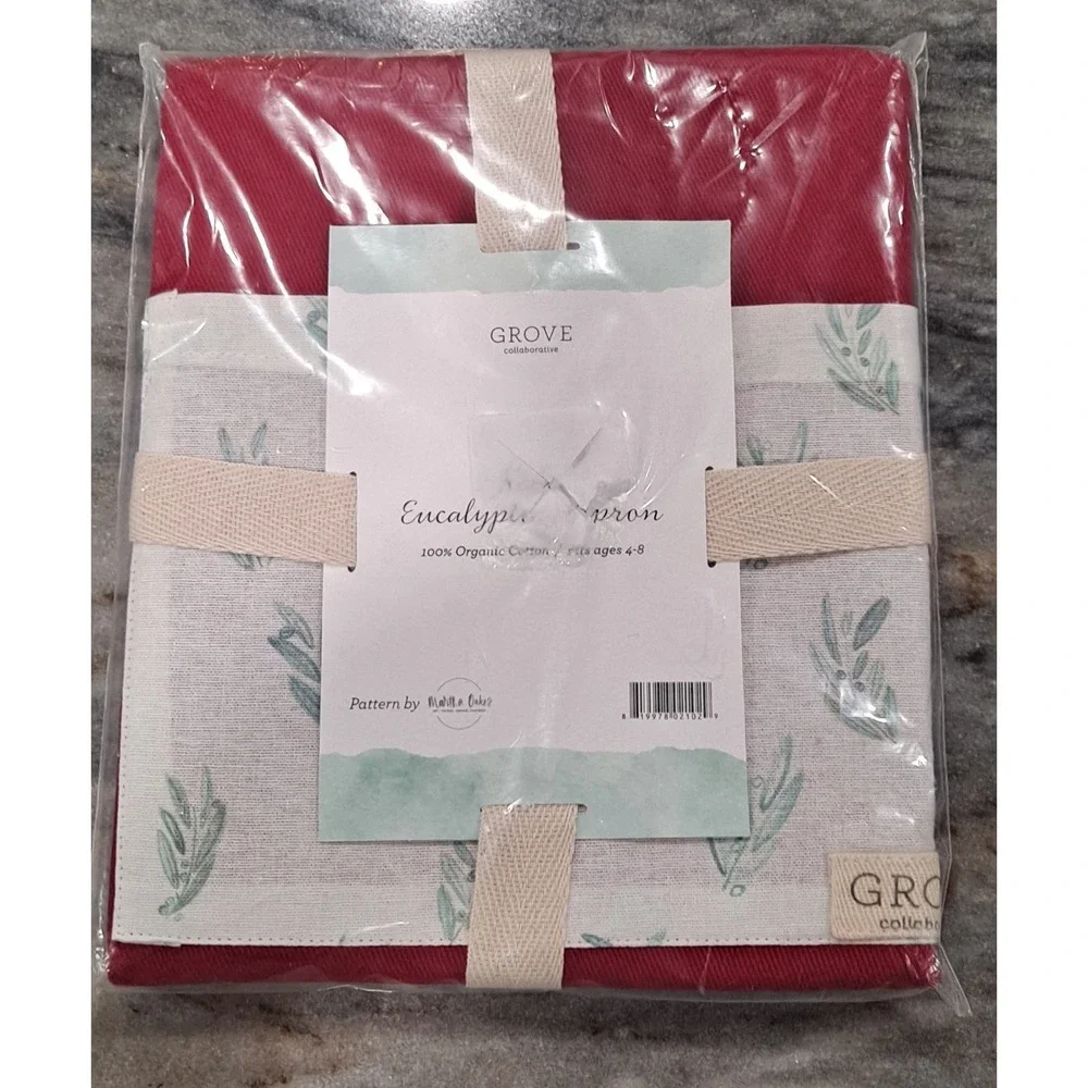 Kids Grove Collaborative Eucalyptus Pattern‎ Apron 100% Organic Cotton, New